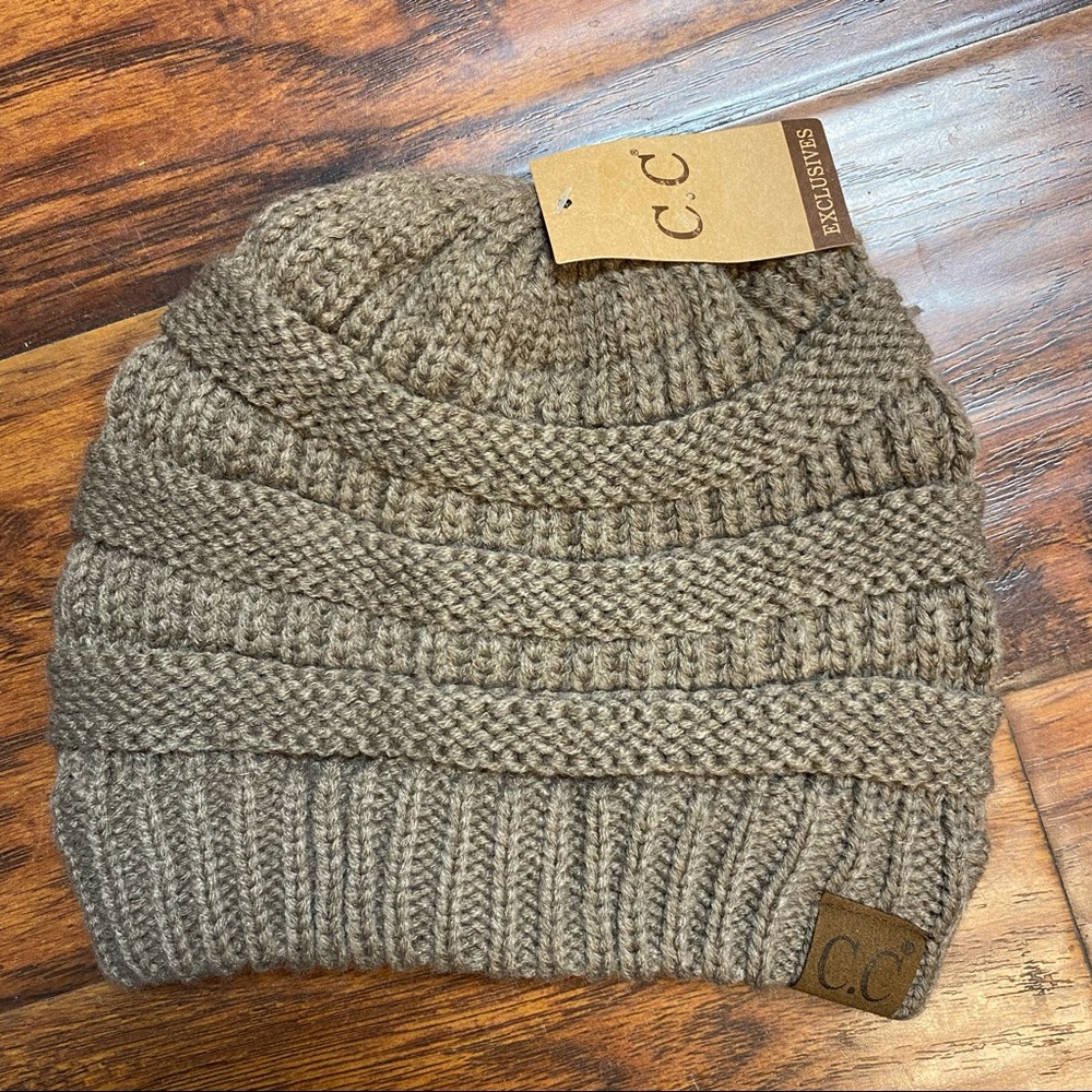 CC Exclusive NWT Thick Soft Beanie Hat OS